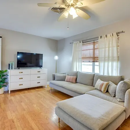 Pet-Friendly Palmetto Home - 3 Mi To Riverwalk!